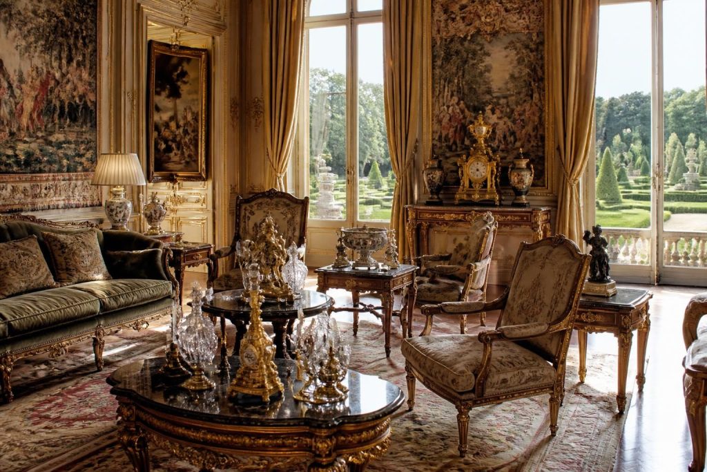 découvrez l'incroyable fortune de jocelyne wildenstein et un aperçu détaillé de son patrimoine impressionnant.